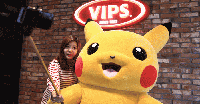 vips-pikachu-selfie-2